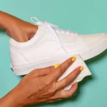 How to clean the white canvas shoes